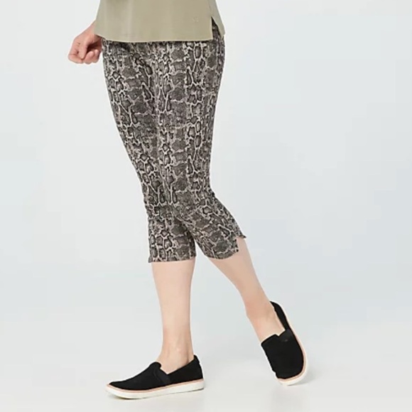 SPANX Jean-ish Capri Leggings Gray Python Large - Picture 3 of 10